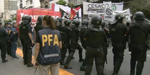 protestas-en-puente-pueyrredon-y-la-autopista-buenos-aires-la-plata-foto-tn-NTSW37FE5NGW7BRM2PO5IYAXPM